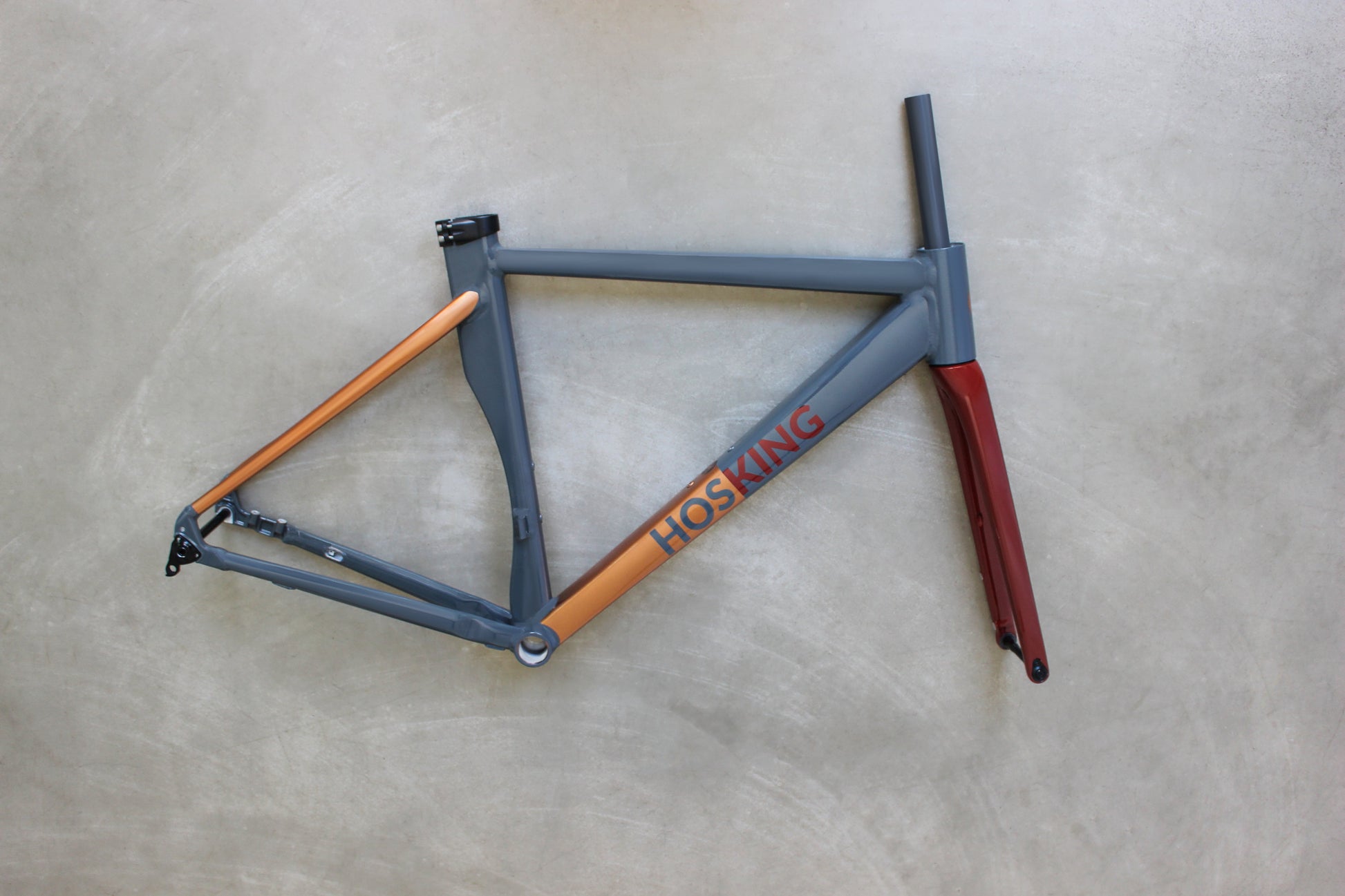 Grey / Bronze / Crimson